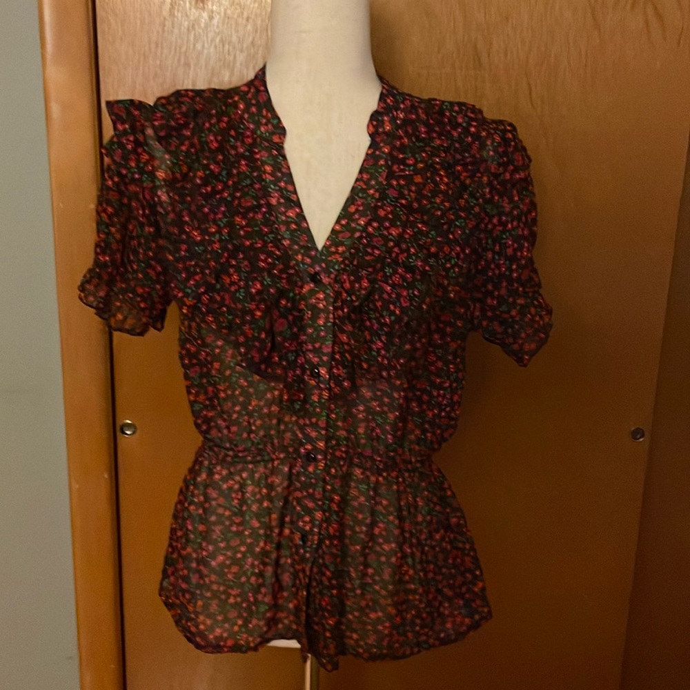 LSTER floral print blouse , size M. Ruffled multicolored. Elastic shorts sleeves